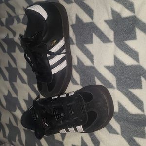 Boys preschool size 11 Adidas Samba's Excellent Condition